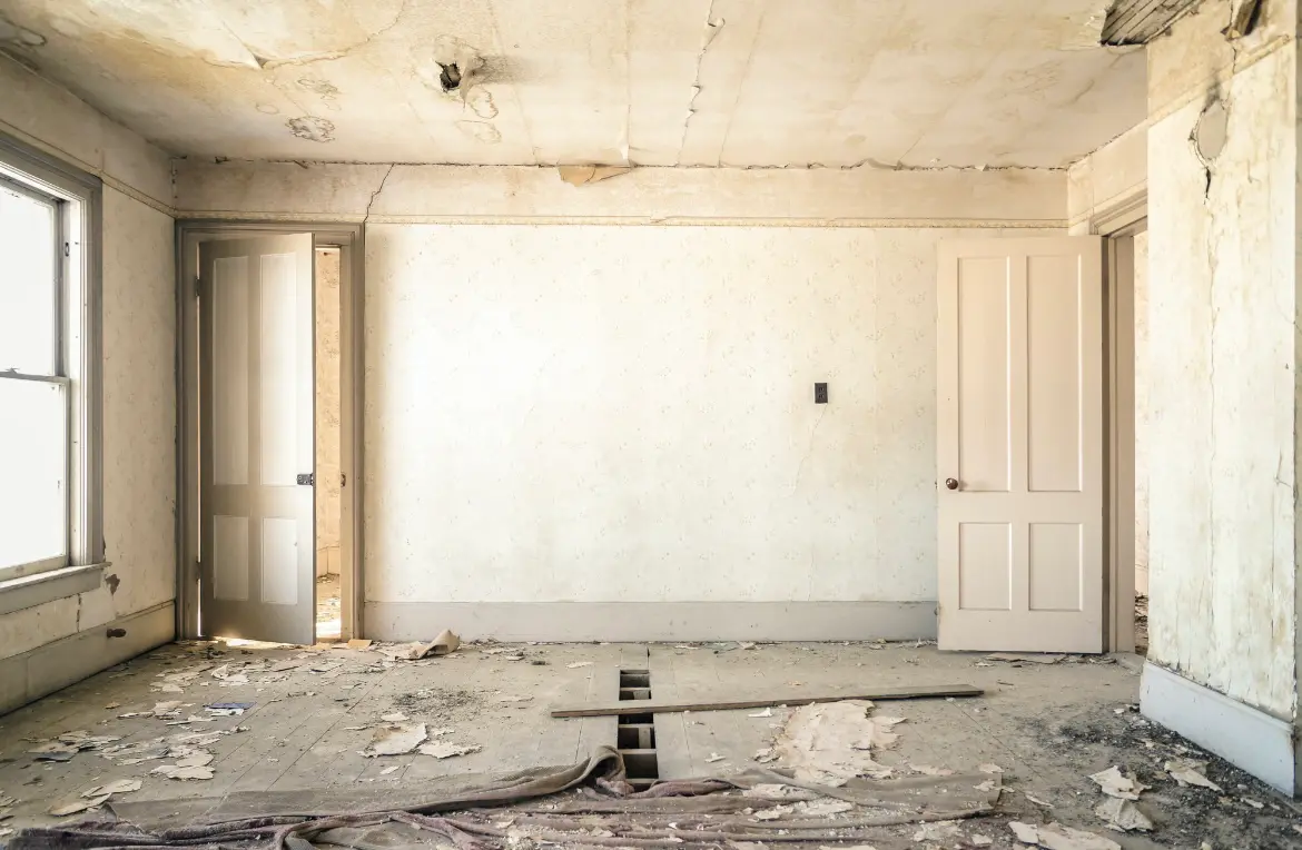 Waste disposal crew managing a cleanout project in Glenwood